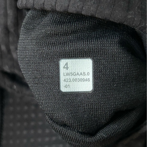 Lululemon V-Waist Yoga Tight - 25" - Picture 5 of 7